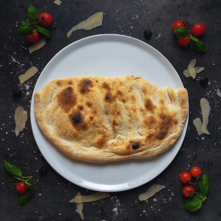 Inbakad calzone - Pizza från Aaima Kitchen